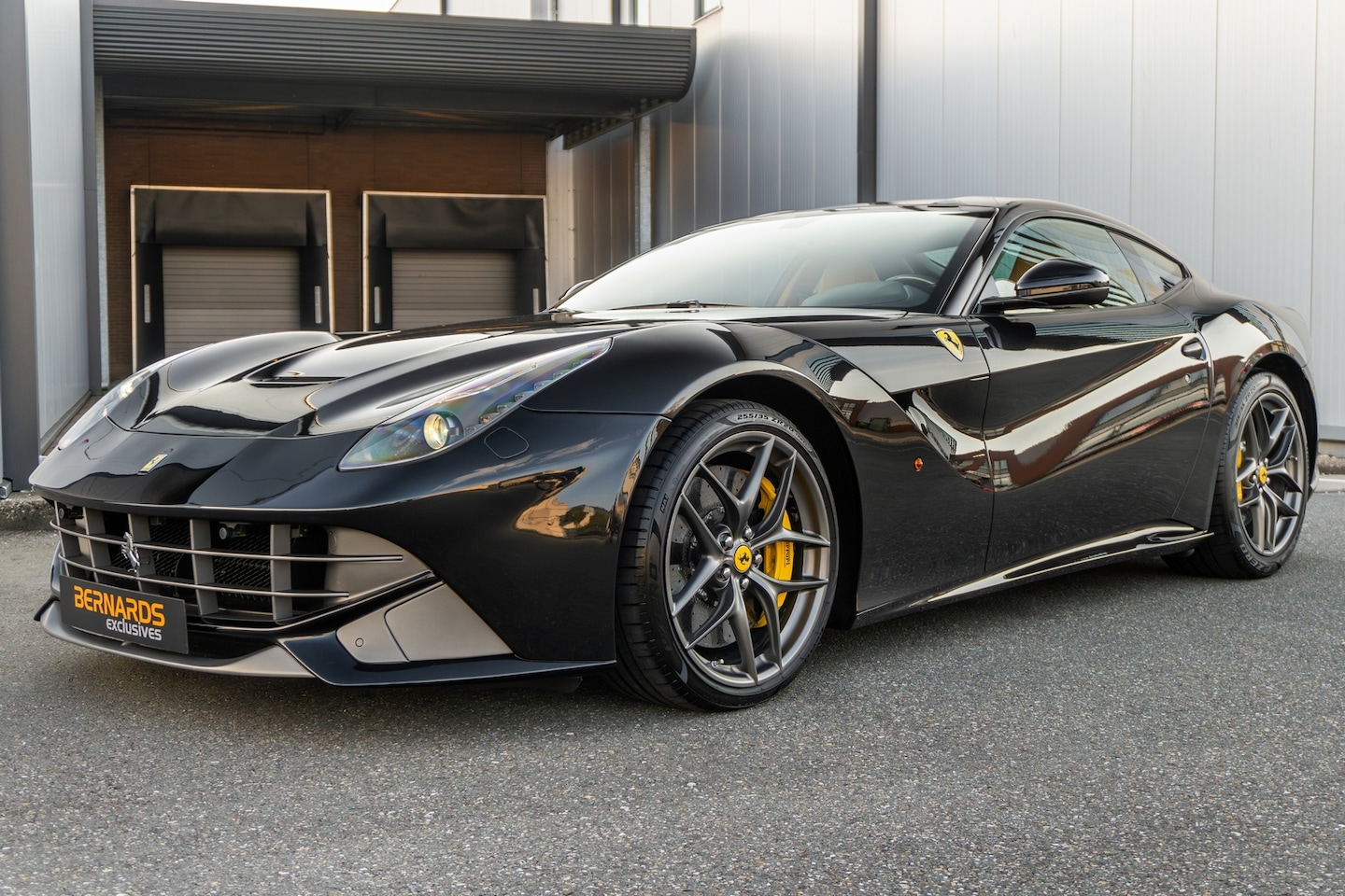 Ferrari F12 - Berlinetta V12 - Nero Daytona - LED - Passenger Display - AutoWereld.nl