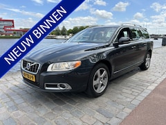 Volvo V70 - 1.6 T4 Limited Edition nieuwstaat leer airco/ecc