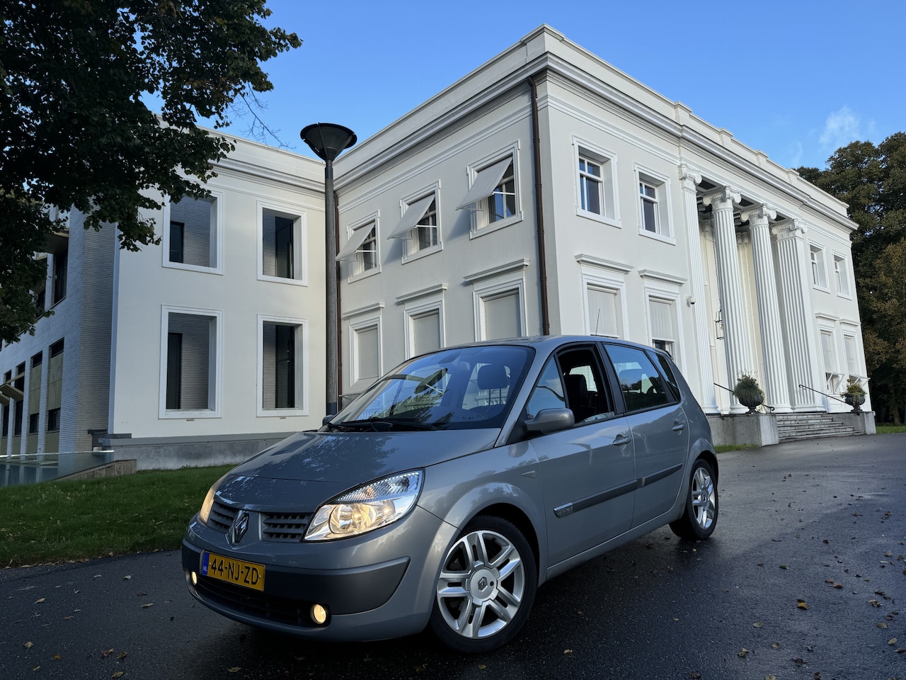 Renault Scénic - 2.0-16V AUT VOLLEDER, € 1.400,=!! Privilège Luxe - AutoWereld.nl
