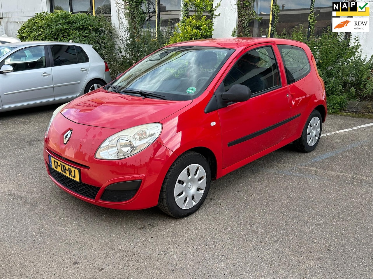 Renault Twingo - 1.2 Authentique/ Airco/ Trekhaak - AutoWereld.nl