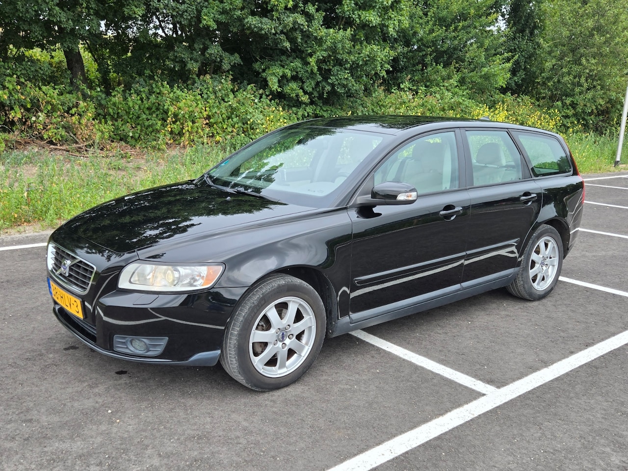Volvo V50 - 1.6 Kinetic Leder, compleet dealer onderhouden - AutoWereld.nl