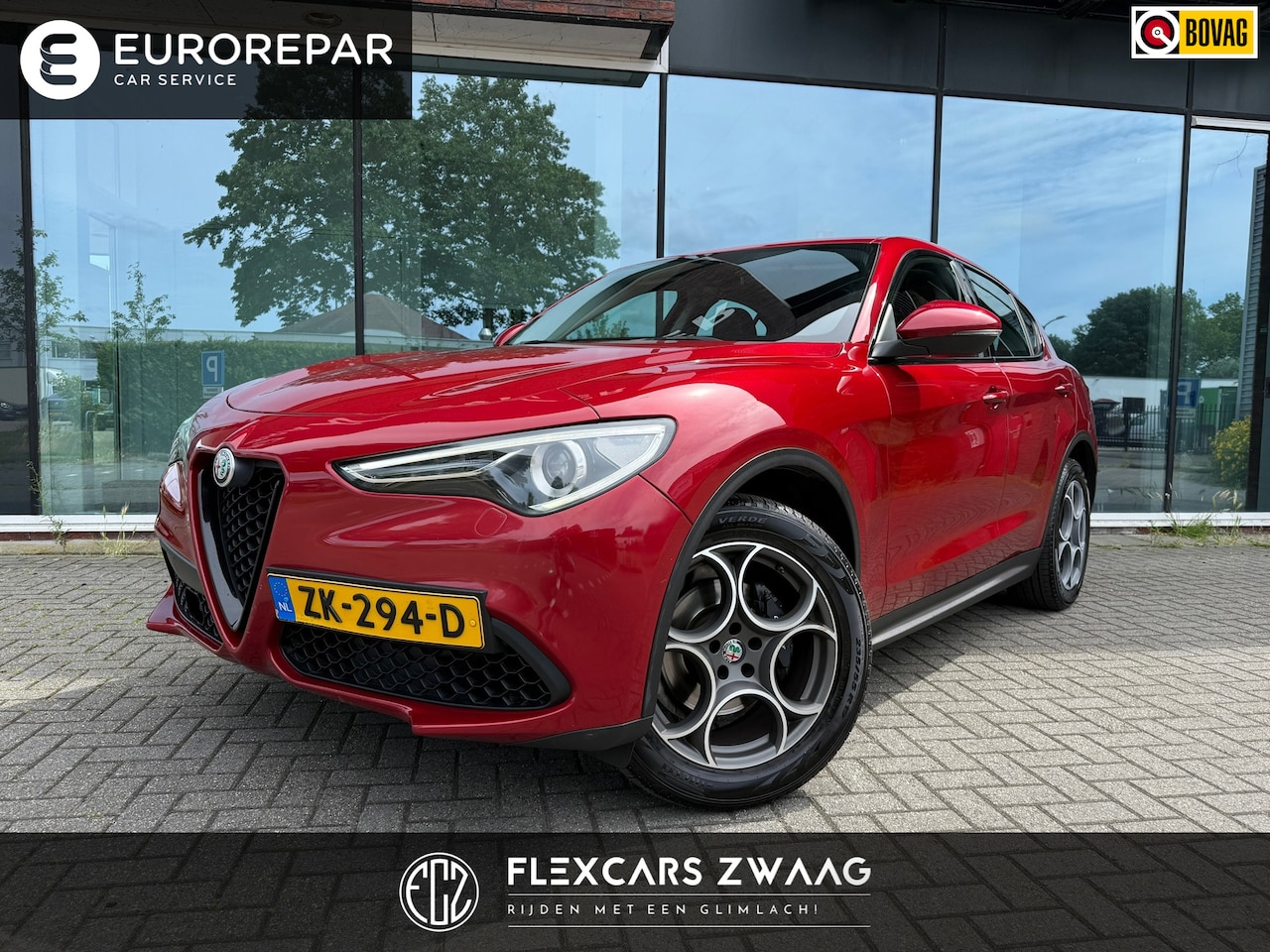 Alfa Romeo Stelvio - 2.0 T AWD Super - Automaat - Leder - Navi - Parkeerhulp - AutoWereld.nl