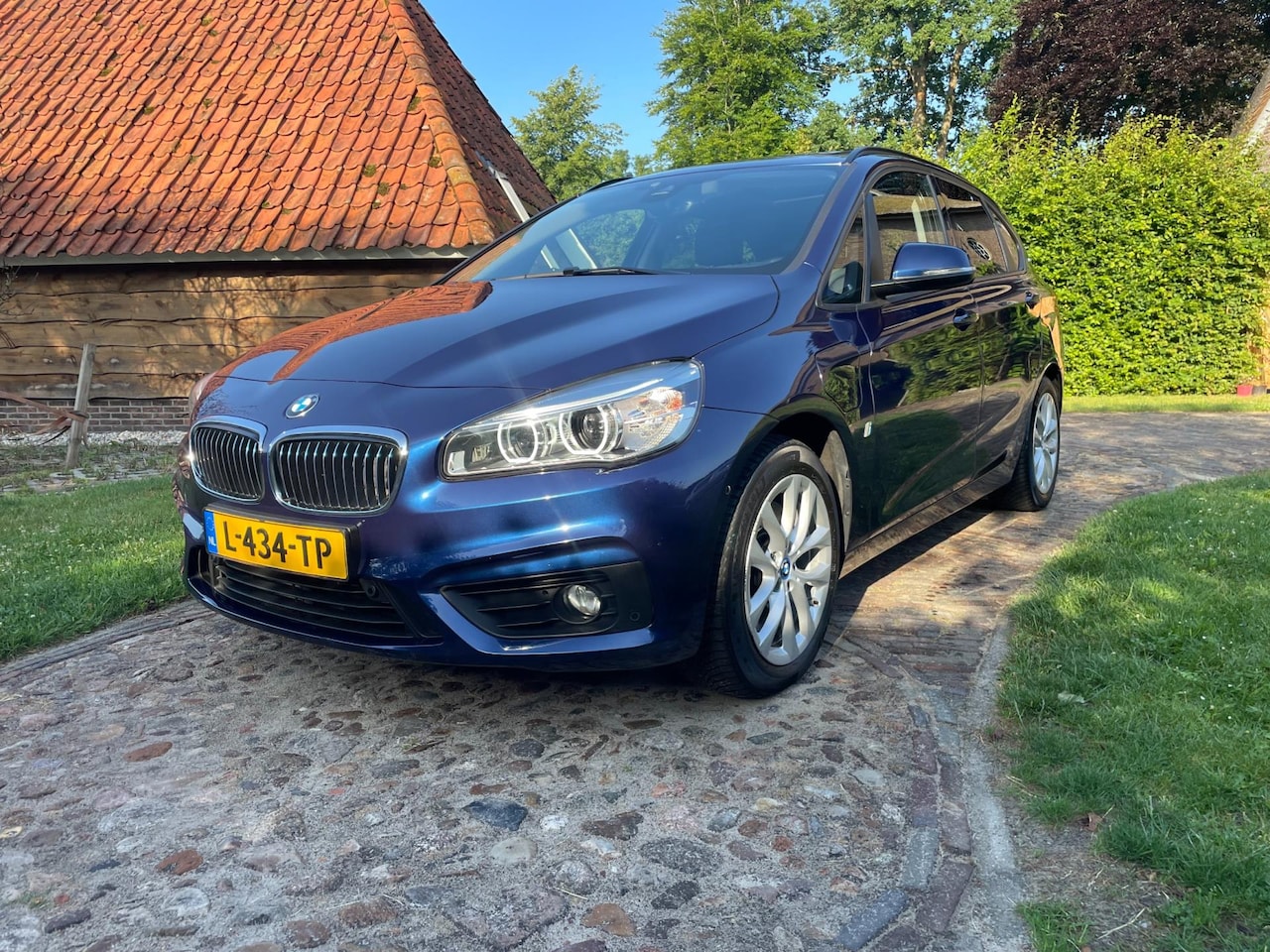BMW 2-serie Active Tourer - 225xe iPerformance High Executive-Navi-Pano-Leer-Trekhaak- - AutoWereld.nl