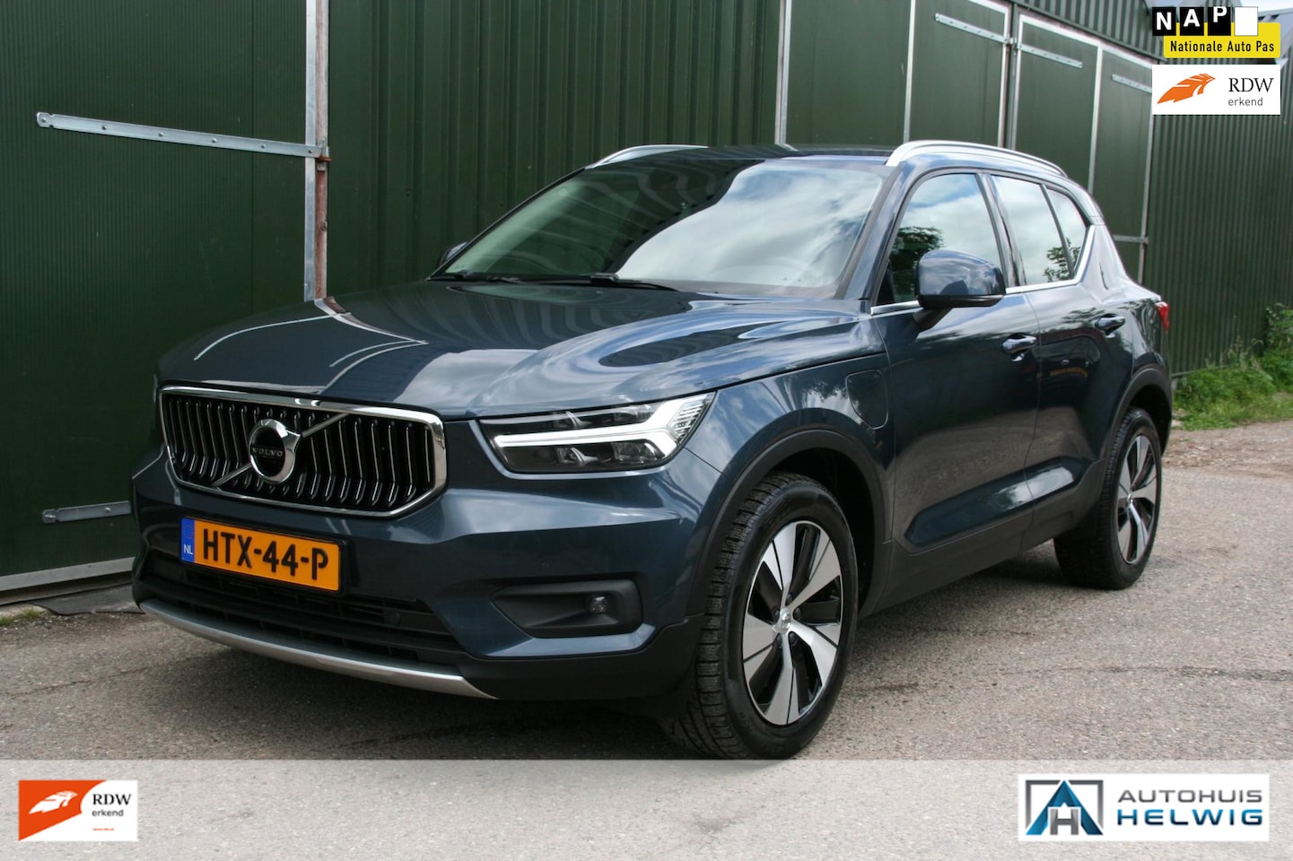 Volvo XC40 - 1.5 T4 Recharge Business Pro, NAVIGATIE, CAMERA, TREKHAAK, WINTERPAKKET - AutoWereld.nl