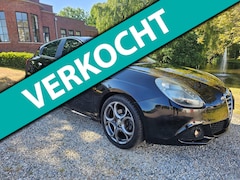 Alfa Romeo Giulietta - 1.4 T Distinctive XENON/leer/CRUISE