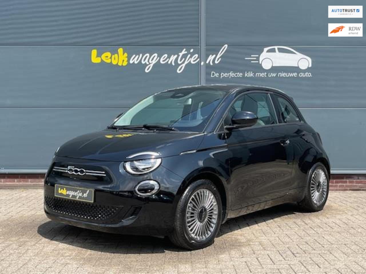 Fiat 500e - Icon 24 kWh *carplay *drie stuks *vanaf 3.600 km - AutoWereld.nl