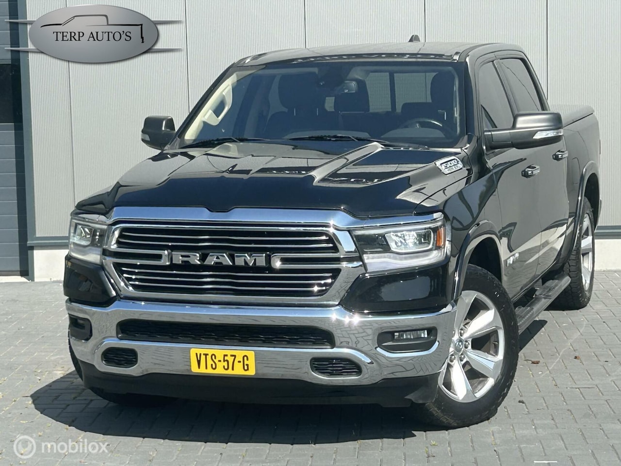 Dodge Ram 1500 - 4X4 5.7 V8 Crew Cab Laramie 6 Persoons - AutoWereld.nl