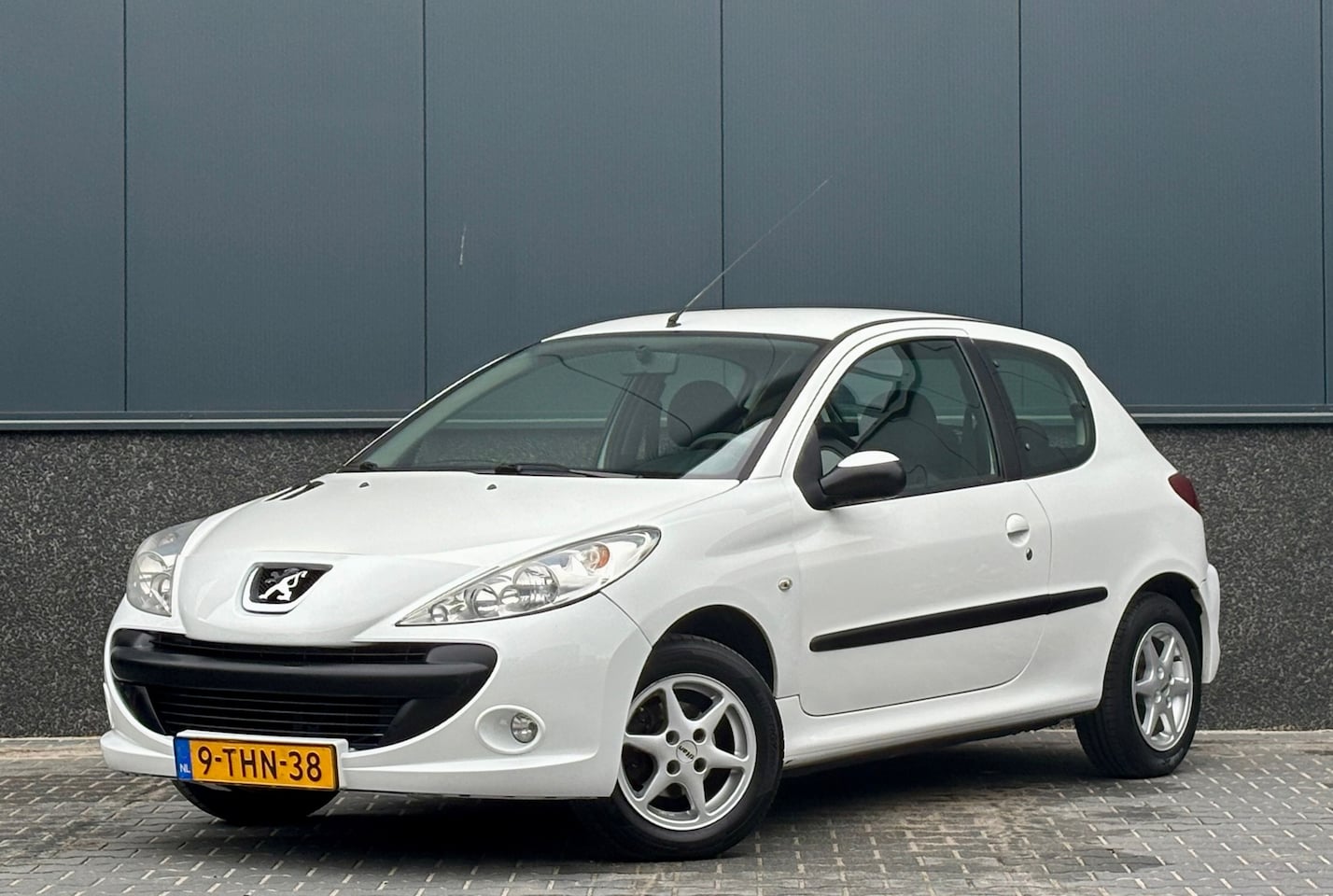 Peugeot 206 - 1.1 XR Nieuwe Koppeling - AutoWereld.nl