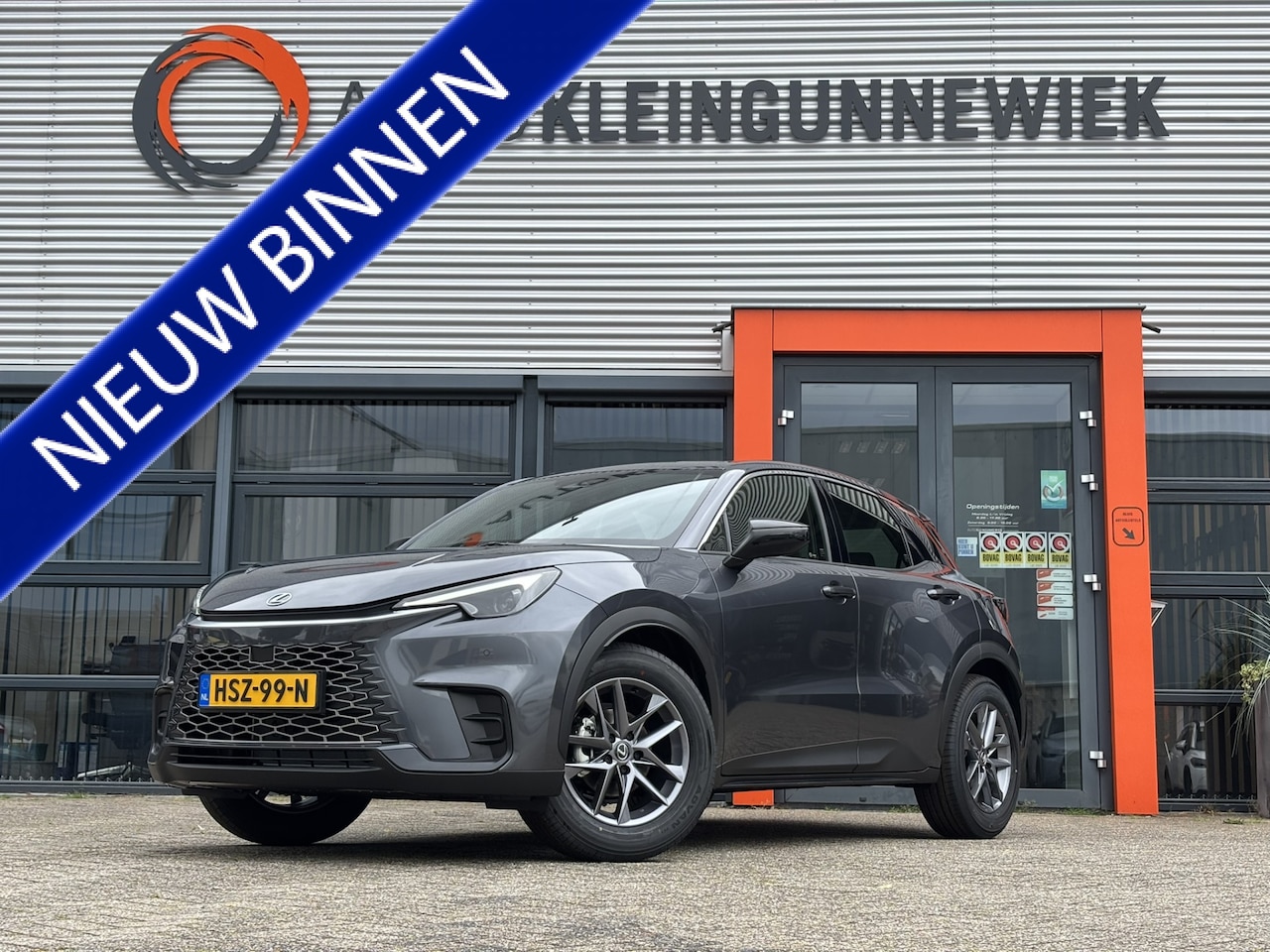 Lexus LBX - Business Line 2WD / NIEUW MEI 2025! / Stoelverwarming / AppleCarplay/AndroidAuto / Keyles - AutoWereld.nl