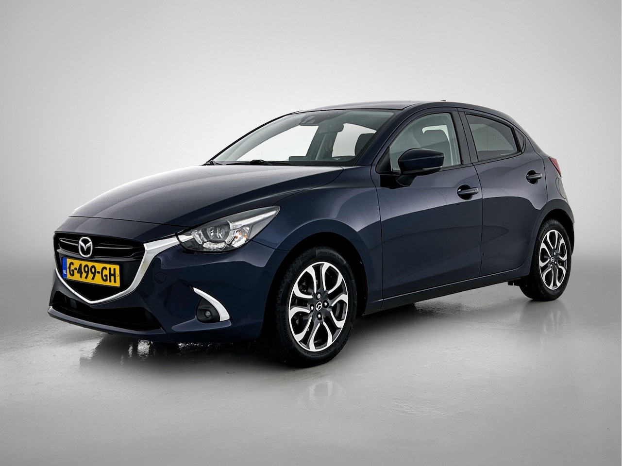 Mazda 2 - 1.5 Skyactiv-G GT-M Navigatie | Camera achter | Stoelverwarming | Keyless Entry - AutoWereld.nl