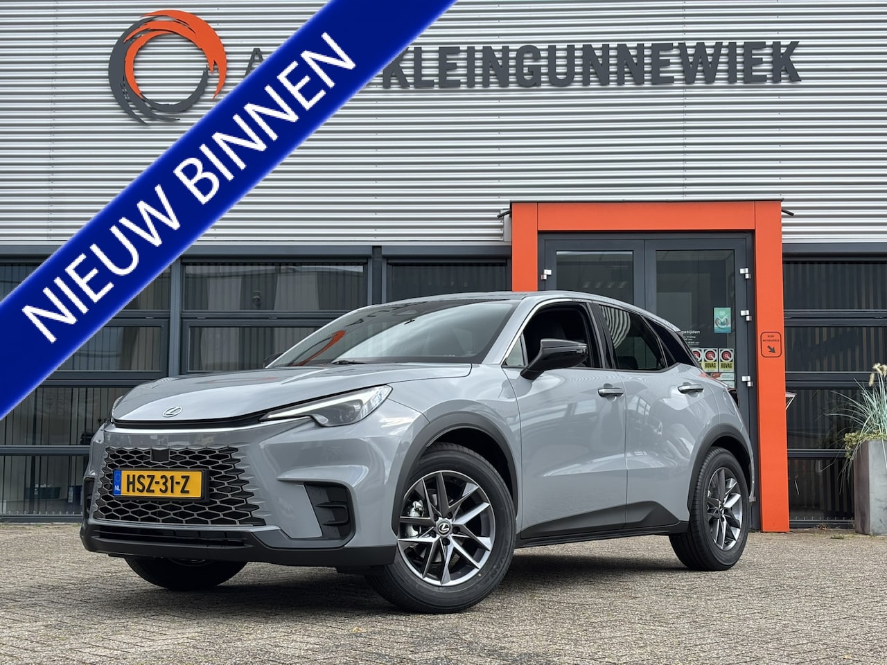 Lexus LBX - Business Line 2WD / NIEUW MEI 2025! / Stoelverwarming / AppleCarplay/AndroidAuto / Keyles - AutoWereld.nl