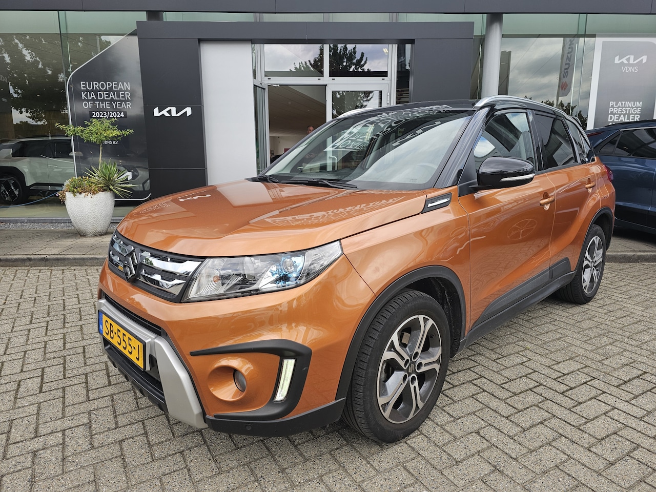 Suzuki Vitara - 1.6 High Executive 11.000km! 1ste eigenaar | Navi | Panodak Info Daan 0492-588964 - AutoWereld.nl