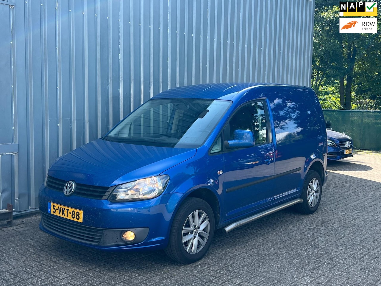 Volkswagen Caddy - 1.6 TDI / 92dkm NAP / Airco + Cruise / Goed onderhouden! - AutoWereld.nl
