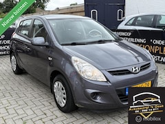 Hyundai i20 - 1.2i i-Drive boekjes erbij airco, trekhaak 5drs