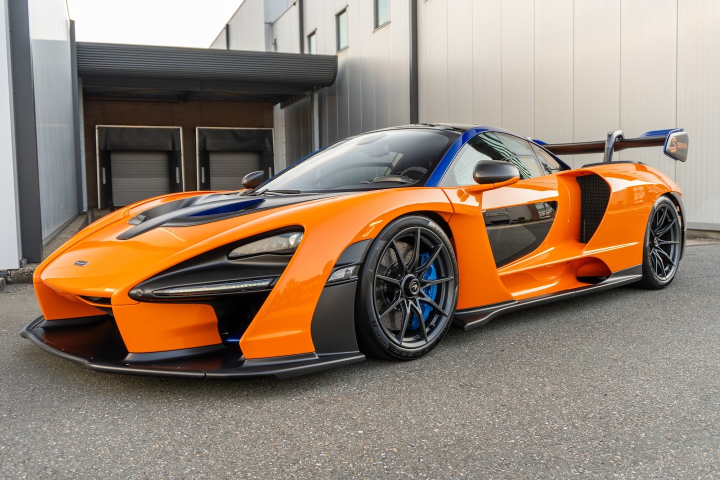McLaren Senna - Ventura Orange - Full PPF - 1 of 500 - AutoWereld.nl