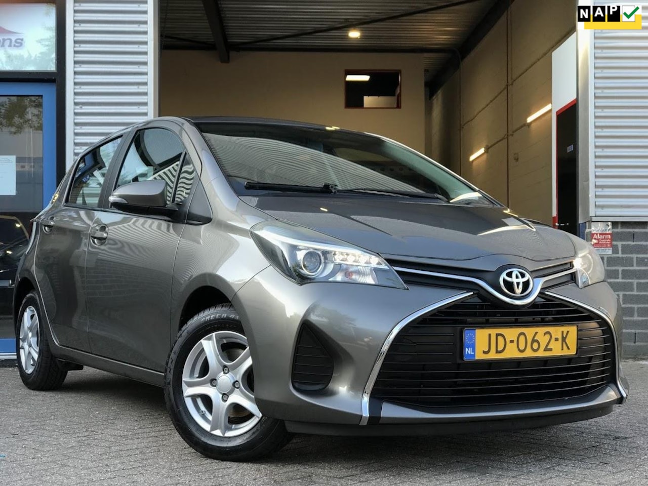 Toyota Yaris - 1.0 VVT-i Aspiration|Navi|Bluetooth|Camera|Clima - AutoWereld.nl