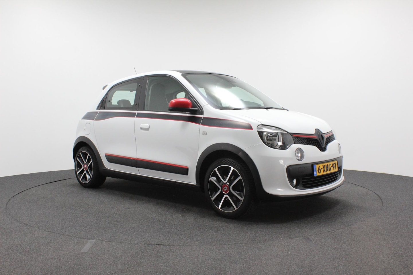 Renault Twingo - 0.9 TCe Dynamique | Sportief | Luxe | Zeer goed onderhouden | Groot scherm - AutoWereld.nl