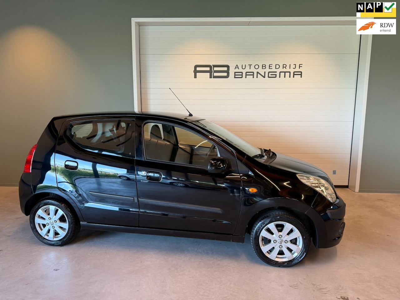Nissan Pixo - 1.0i 5-DEURS LOOK-uitv/AIRCONDITIONING/LM-VELGEN/STUURBEKRACHTIGING/ISOFIX/1e EIGENAAR/115 - AutoWereld.nl