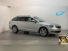 Skoda Octavia Combi - 1.0 TSI Greentech Business Edition Leder-Stof Stoelverwarming Navigatie Parkeersensoren