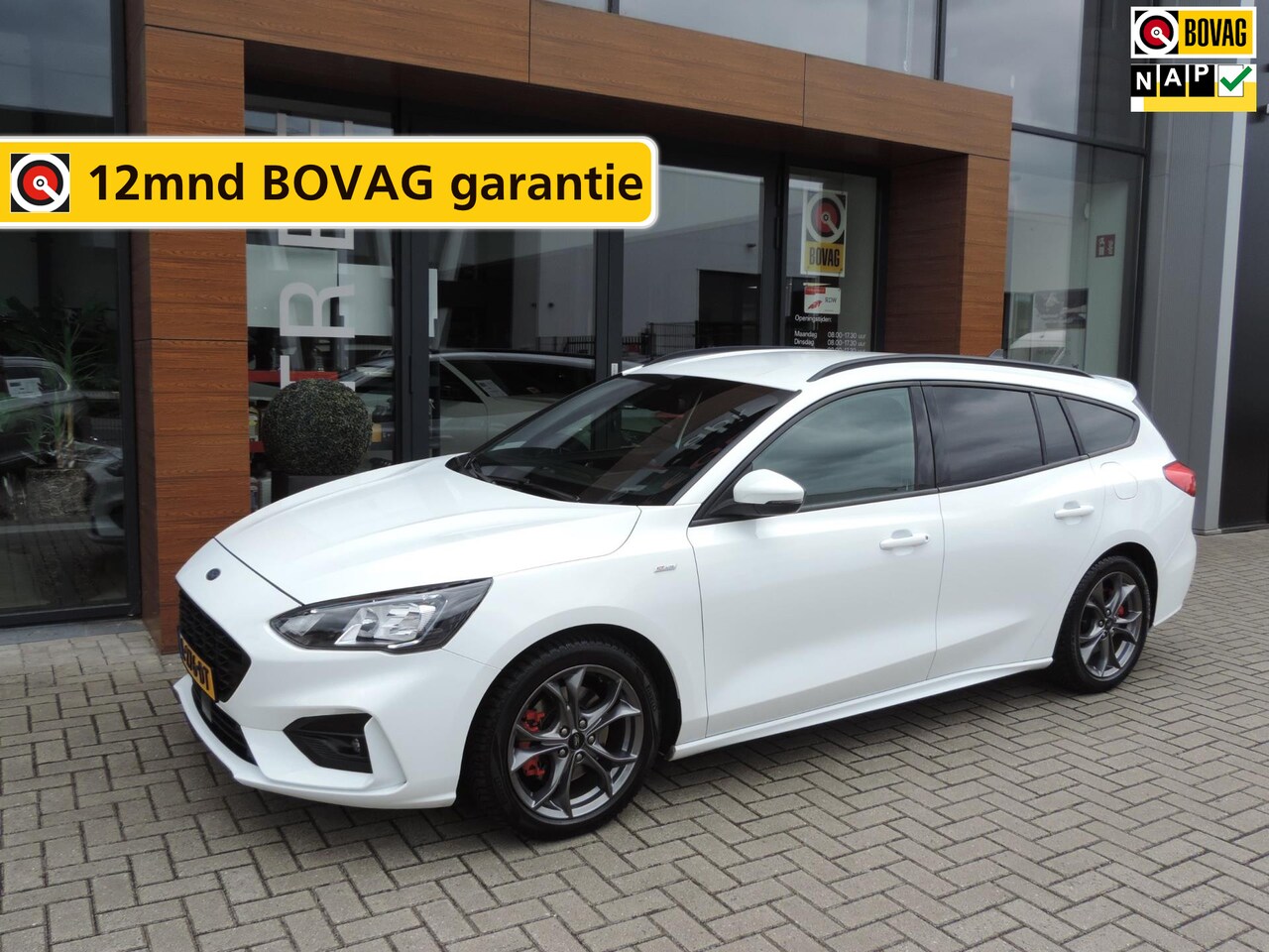 Ford Focus Wagon - 1.5-T 150PK ST Line X Bus. AUTOMAAT 23.000km | Winterpack | Priv.glas | Camera | LED kopl - AutoWereld.nl