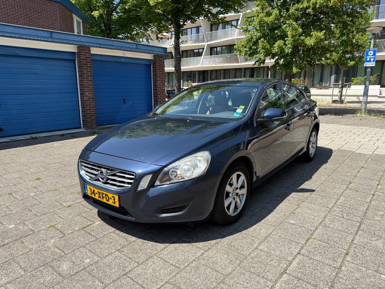 Volvo S60 - 1.6 T4 Kinetic NW APK 1-Eigenaar Bruin Leder NAP - AutoWereld.nl