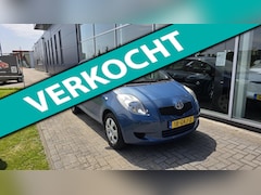 Toyota Yaris - 1.3 VVTi Sol | NAP | Airco | Cruise Control | Lage KM's