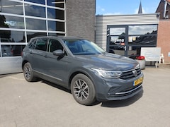 Volkswagen Tiguan - 1.4 TSI eHybrid 245PK, life massagestoel, zwenkbare trekhaak, app connect, camera. adaptiv