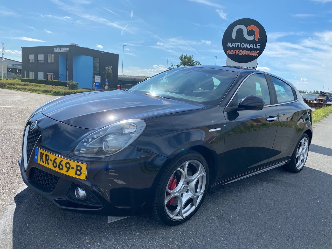 Alfa Romeo Giulietta - 2016 * 1.6 JTDm Super * LMV * AIRCO * AUTOMAAT * LED * CLIMA - AutoWereld.nl