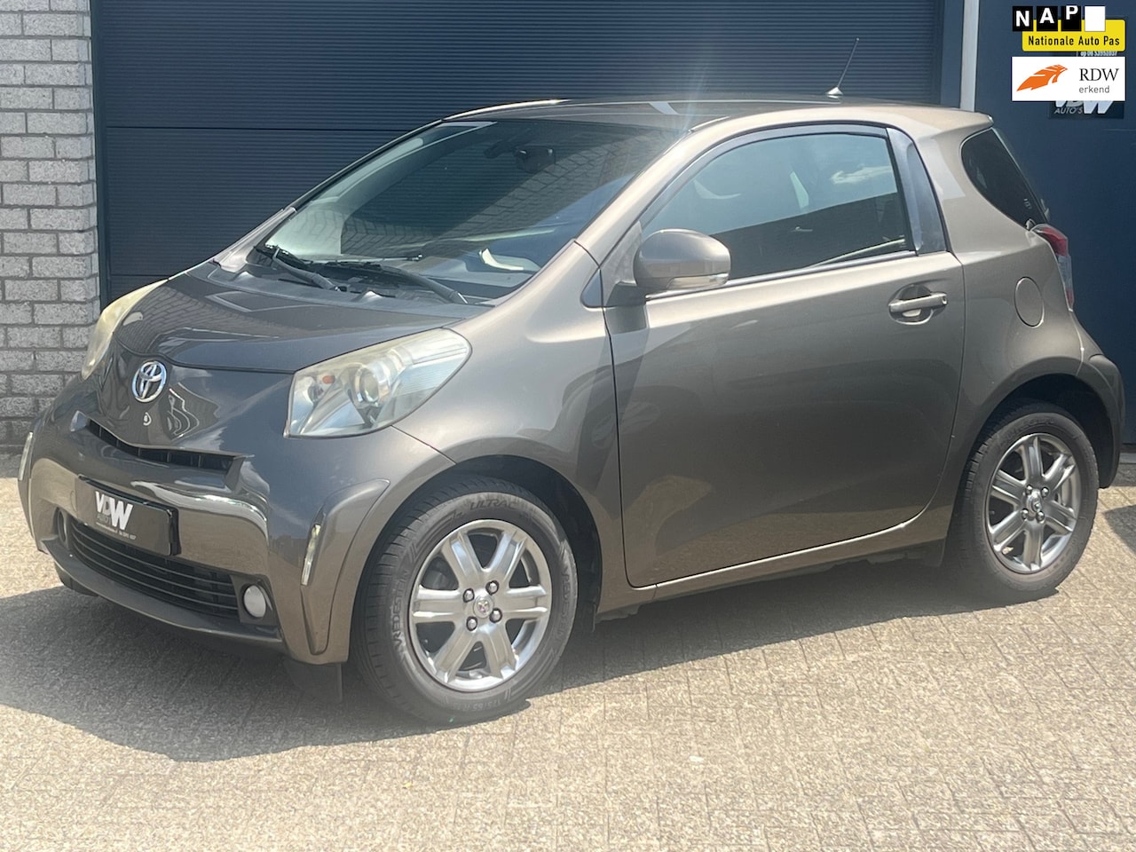 Toyota iQ - 1.0 VVTi Aspiration LIMITED EDITION - AutoWereld.nl