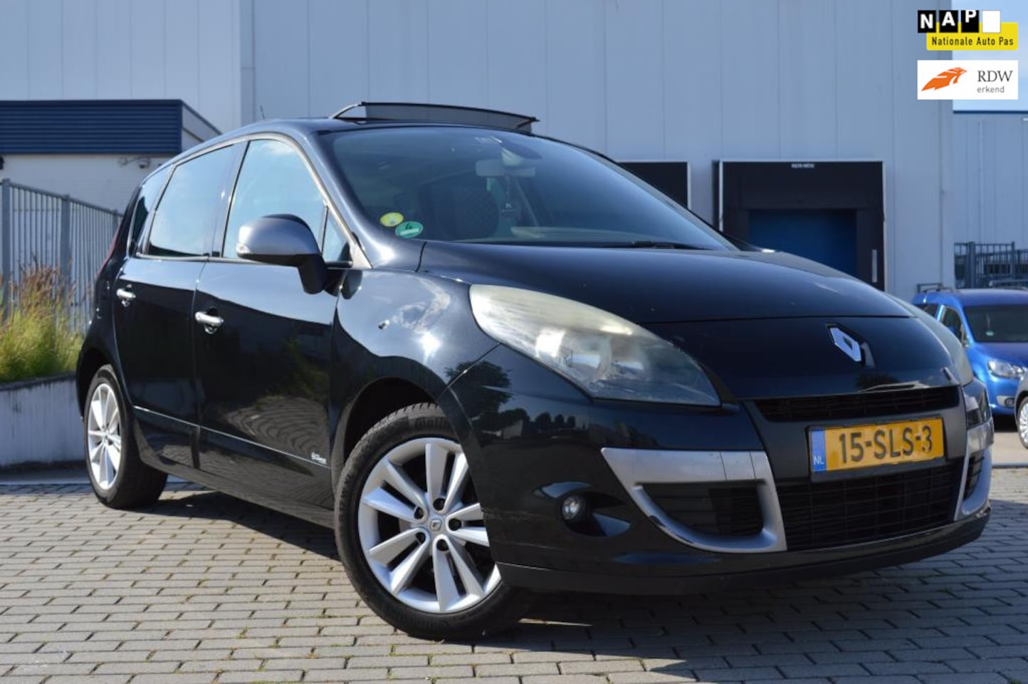 Renault Scénic - 1.6 dCi Parisiènne Panorama Keyless dealer - AutoWereld.nl