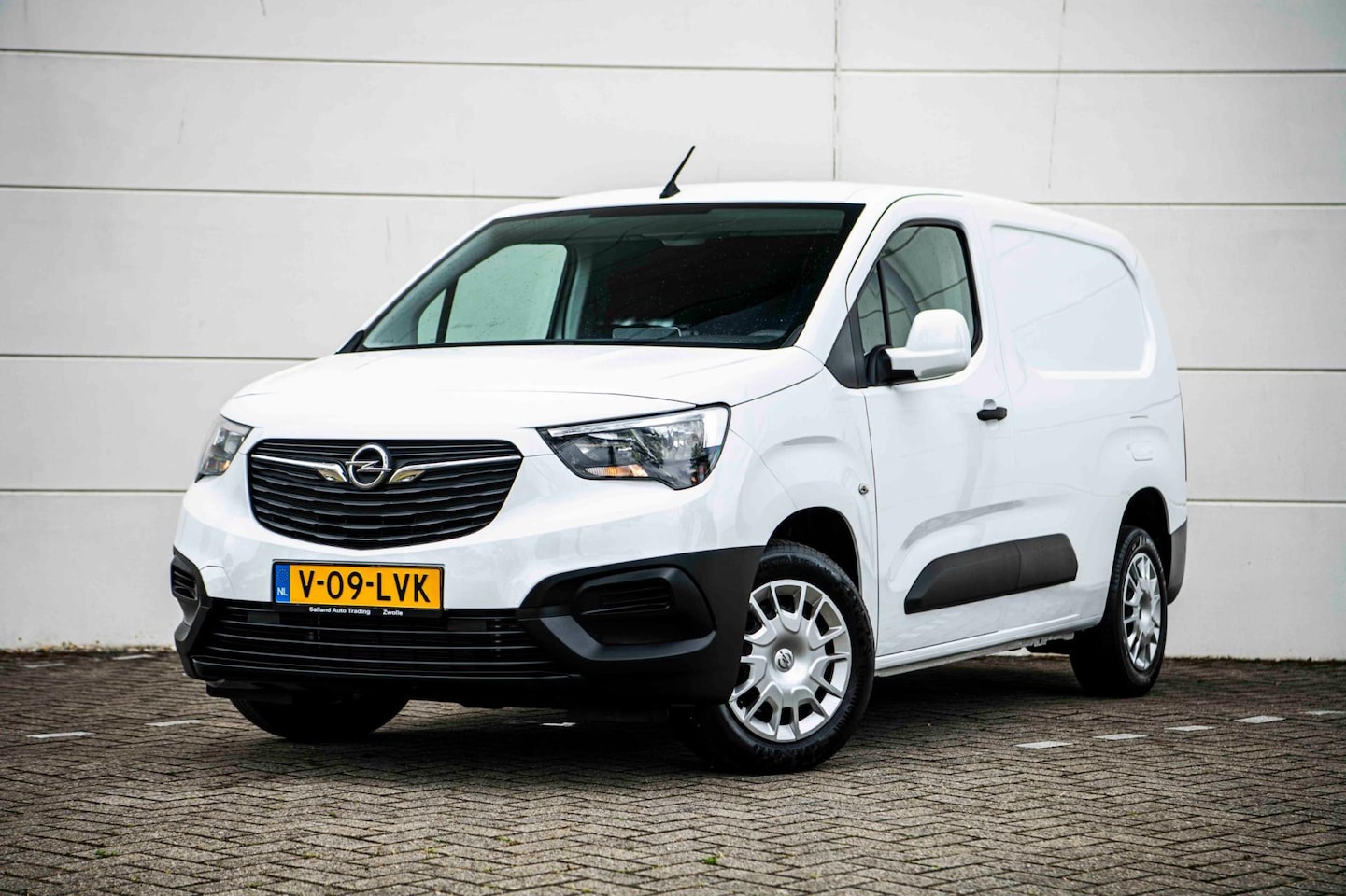Opel Combo - 1.2 Turbo 110PK Benzine L2H1 MARGE |Airco|Cruise|Carplay| - AutoWereld.nl