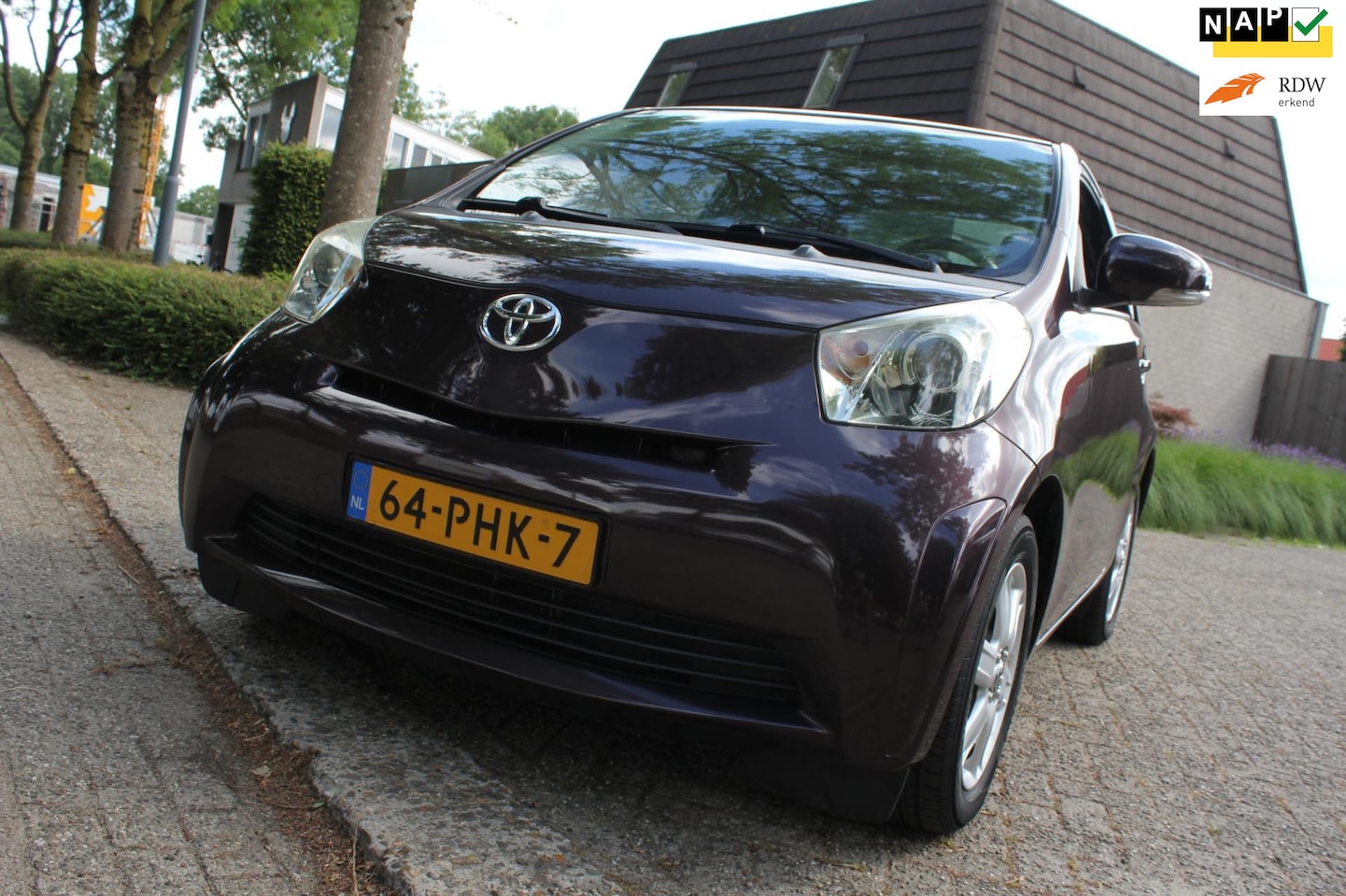Toyota iQ - 1.0 VVTi Comfort 1.0 VVTi Comfort - AutoWereld.nl