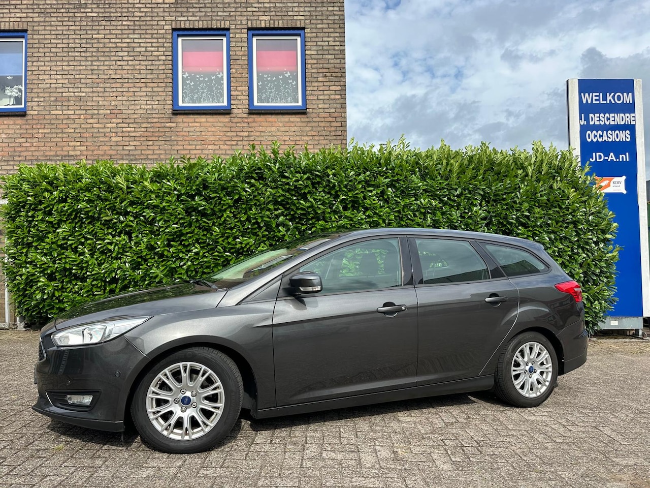 Ford Focus Wagon - 1.0 Edition Cruise C, Navigatie, Airco!!!! - AutoWereld.nl