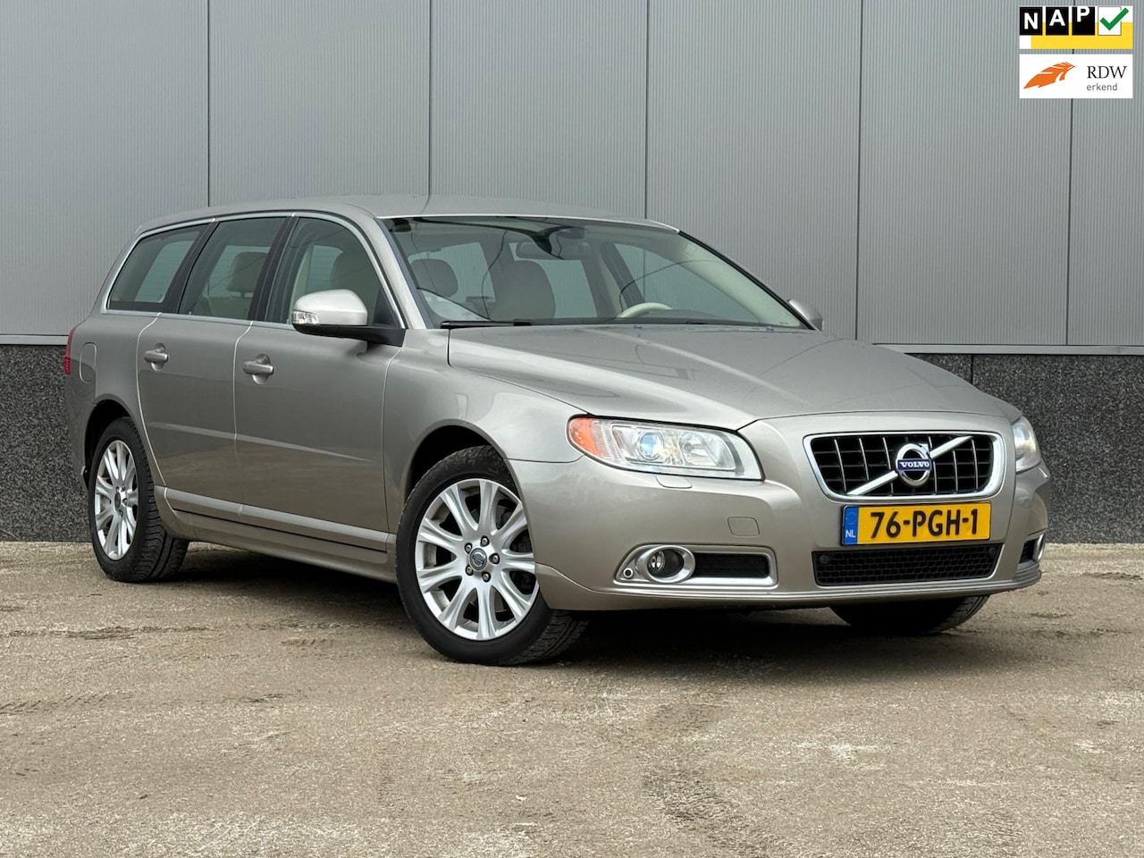 Volvo V70 - 2.0 D3 Summum Dealer Onderhouden! - AutoWereld.nl