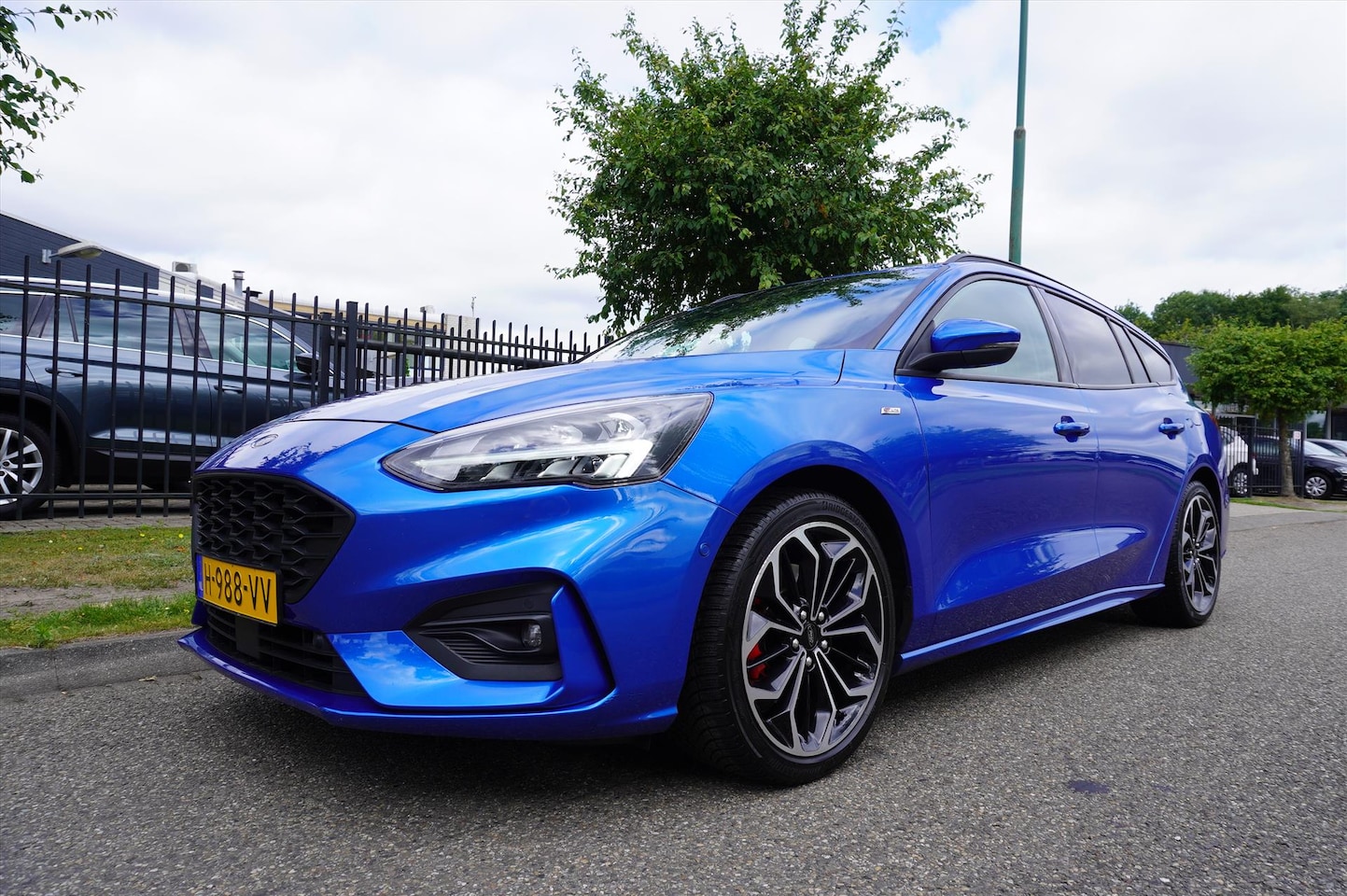 Ford Focus Wagon - 1.5 EcoBoost 150pk ST-Line Business AUTOMAAT Trekhaak Multi Media - AutoWereld.nl