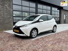 Toyota Aygo - 1.0 VVT-i x-play | Airco | Camera | Cruise |