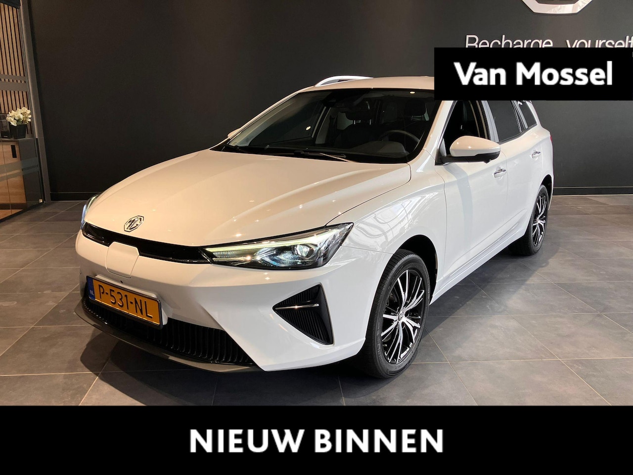 MG MG5 Electric - Standard Range Luxury 50 kWh Eerste eigenaar - Navigatie - 360 Camera - Leder - Carplay - AutoWereld.nl