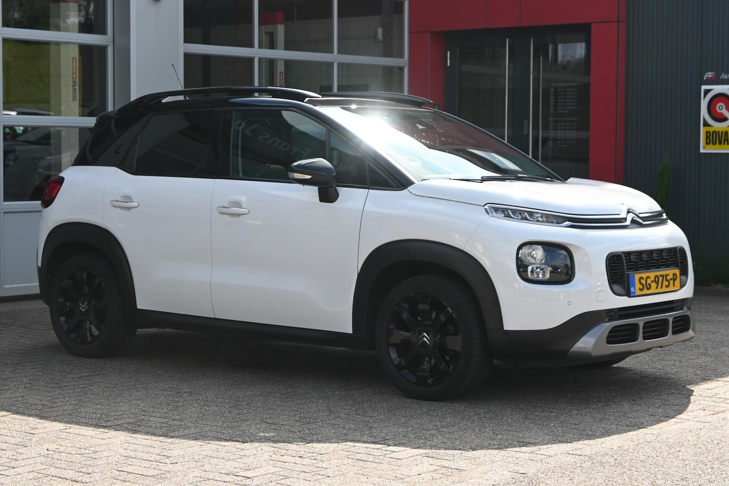 Citroën C3 Aircross - 1.2 130pk | Schuif -/ kanteldak | Hi-Fi | Half leder | Trekhaak | Camera - AutoWereld.nl