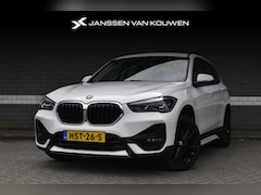 BMW X1 - xDrive25e / Sport Line / Stoelverwarming / Navigatie / LED Koplampen