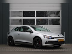 Volkswagen Scirocco - 1.4 TSI Highline Clima/Cruise/Navi/Bluetooth/Stoelverwarming/PDC/19"LM/APK:02-05-2026