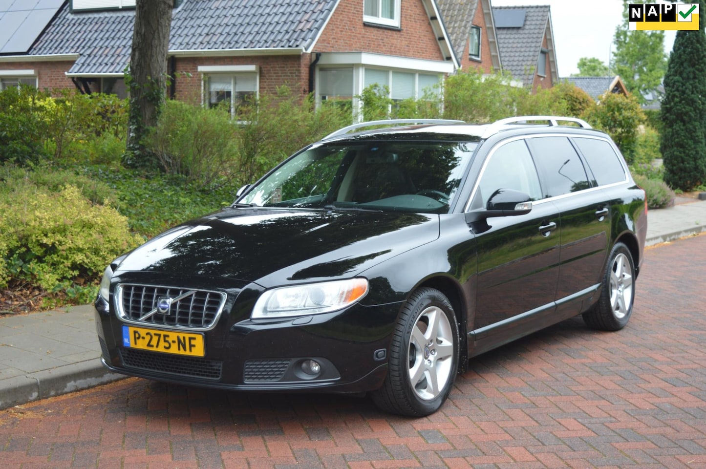 Volvo V70 - 3.2 Momentum leer/navi/dealer onderh - AutoWereld.nl