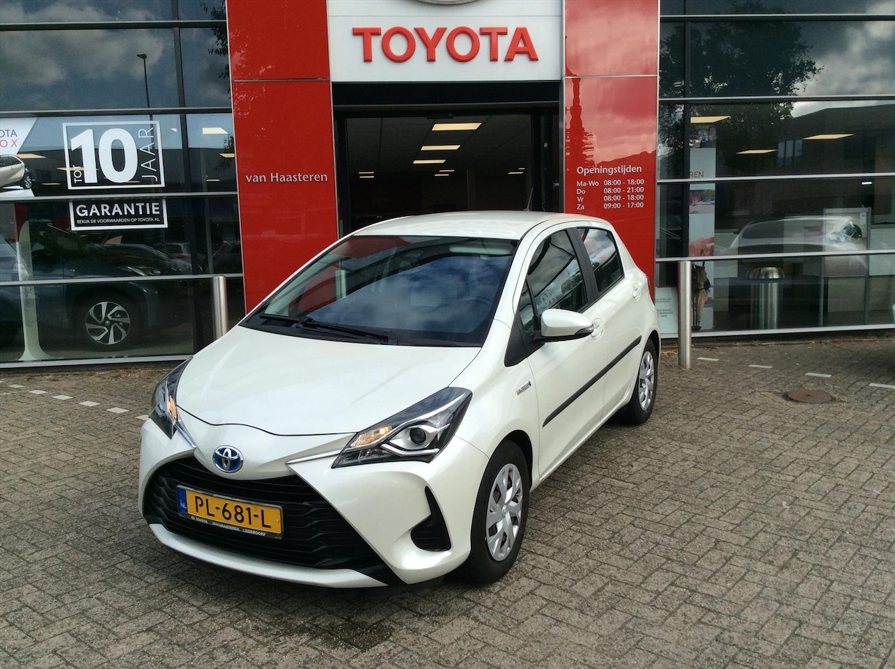 Toyota Yaris - 1.5 Hybrid 100pk 5D CVT Aspiration - AutoWereld.nl