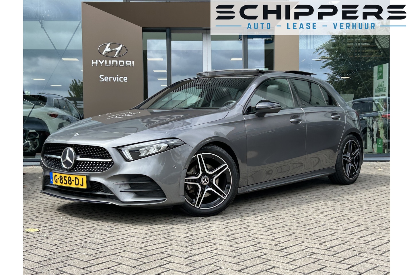 Mercedes-Benz A-klasse - 180 Business Solution AMG | Panoramadak | Trekhaak | Night pakket - AutoWereld.nl