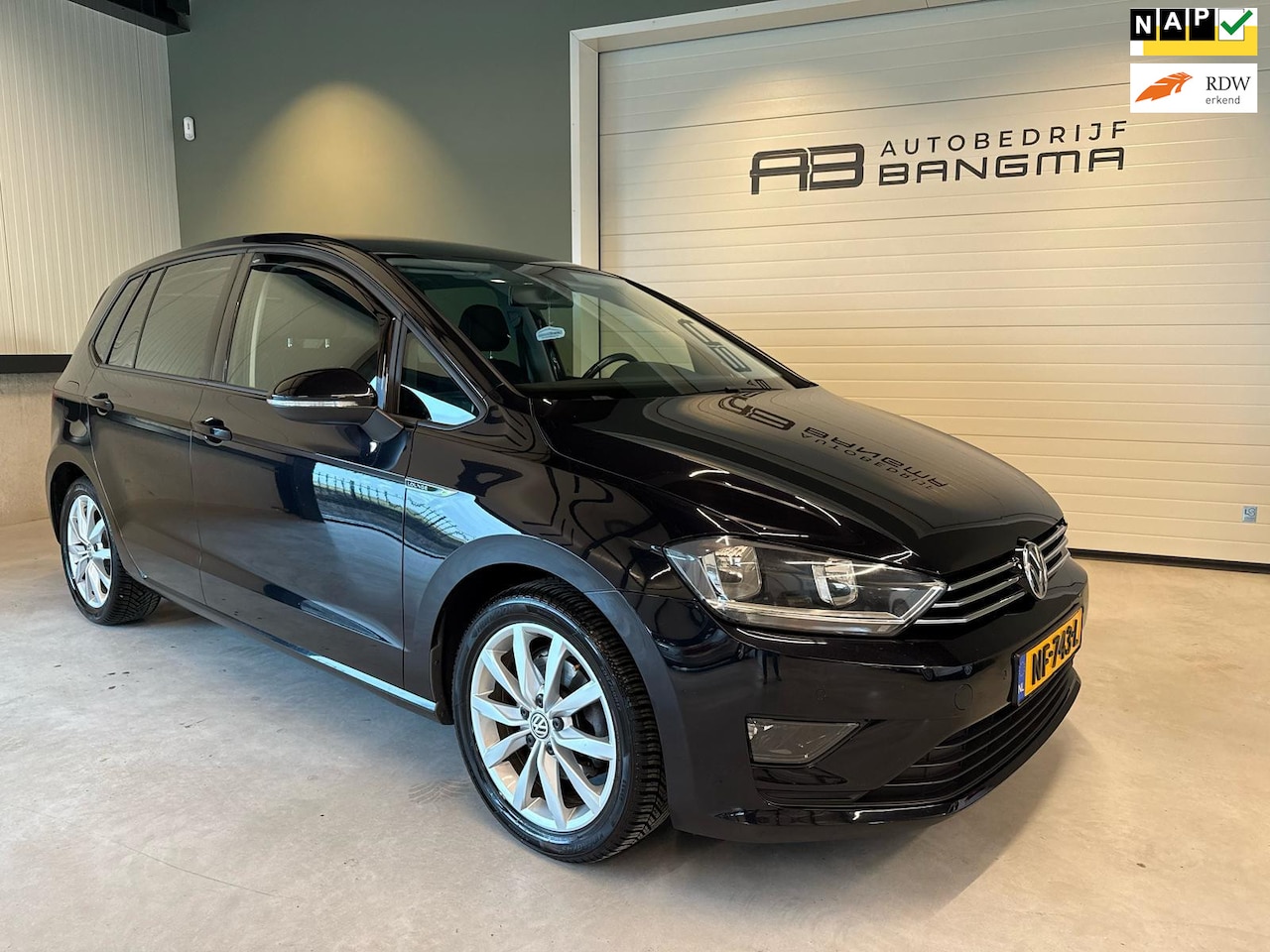 Volkswagen Golf Sportsvan - 1.4 TSI LOUNGE-uitv/CLIMA AIRCO/CRUISE CONTROL/ISOFIX/NAVIGATIE/LM-VELG/TREKHAAK/nieuweAPK - AutoWereld.nl