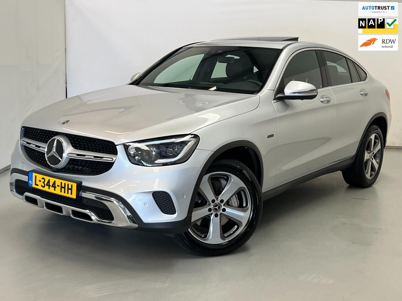 Mercedes-Benz GLC-klasse Coupé - 300e 4Matic / Schuifdak / BTW / Memory / Trekhaak - AutoWereld.nl