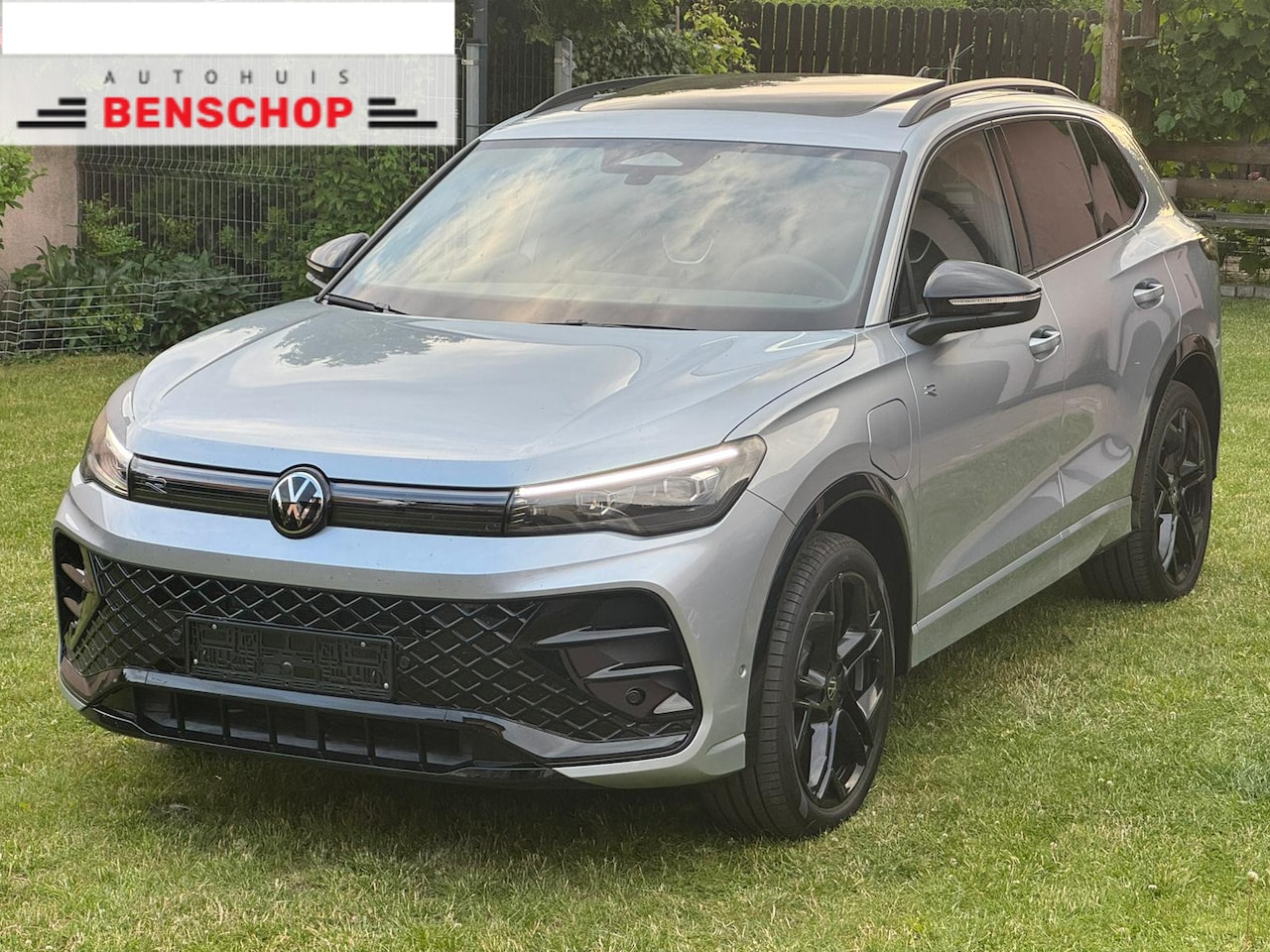 Volkswagen Tiguan - 1.5 eHybrid R-Line Editon 277PK WORDT VERWACHT |PANO|BLACK-STYLE|IQ.LIGHT| - AutoWereld.nl