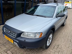 Volvo XC70 - 2.5 T Summum Automaat AWD 210PK LEER / SUNROOF / YOUNGTIMER