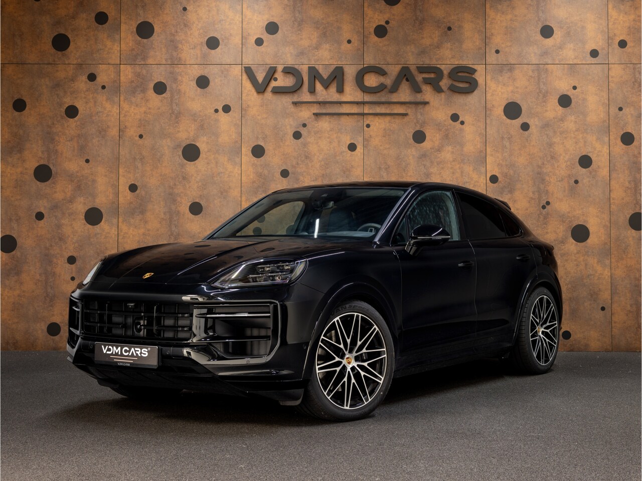 Porsche Cayenne Coupé - 3.0 E-Hybrid | 18-weg | ACC | 4-wielsturing | Head-up | 360° | Bijrijdersdisplay | SportDe - AutoWereld.nl