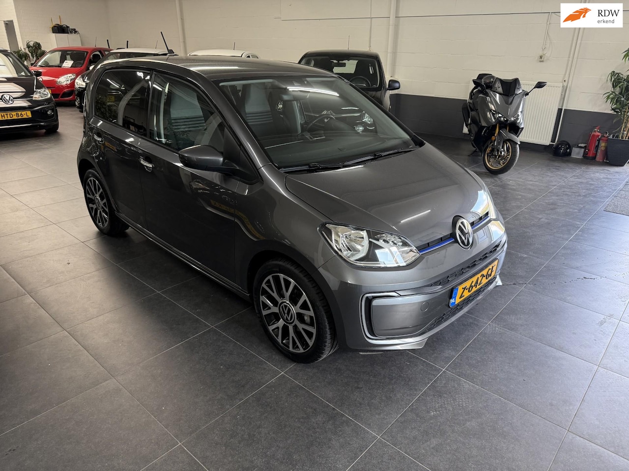 Volkswagen Up! - 1.0 R-Line 1.0 R-Line - AutoWereld.nl