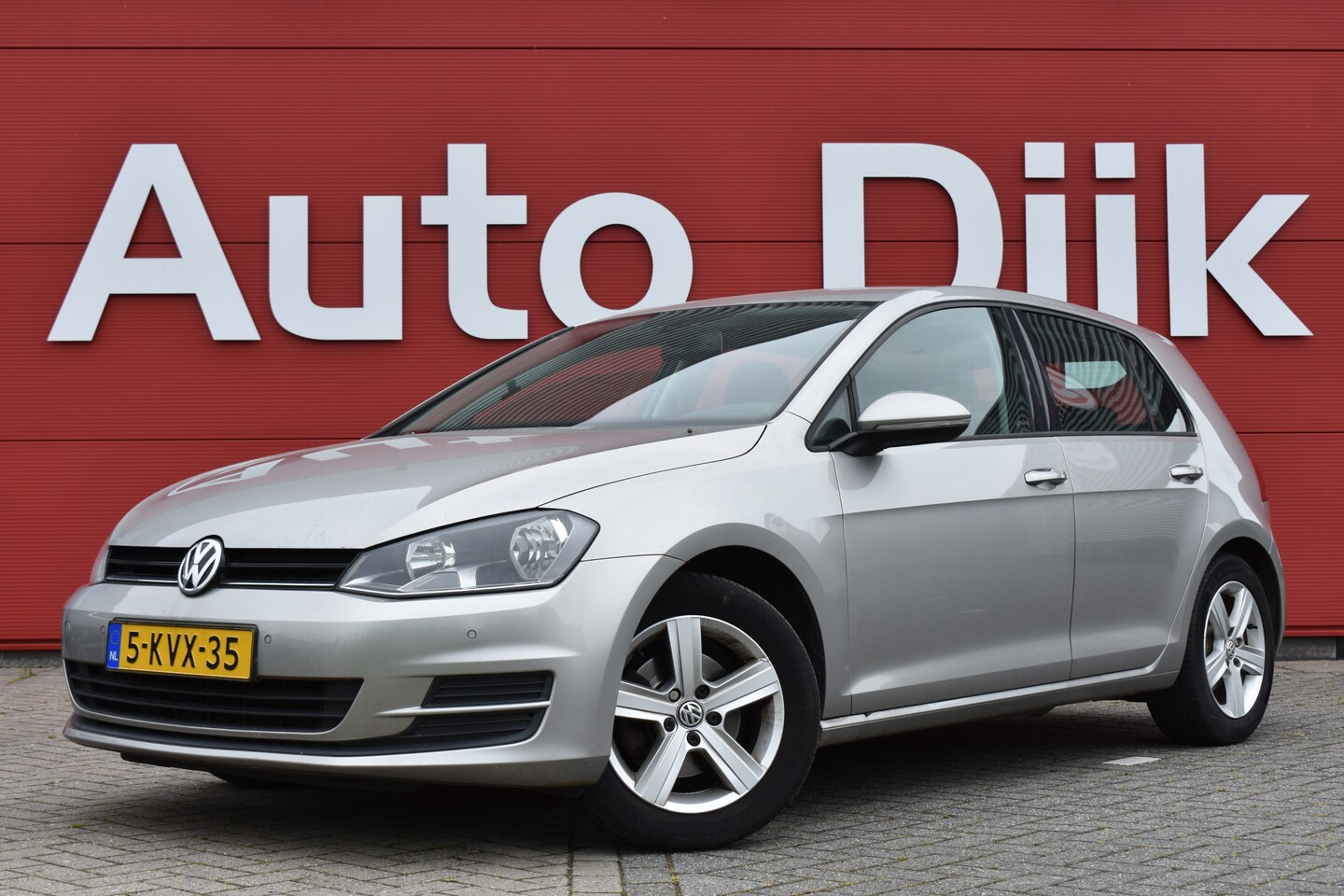 Volkswagen Golf - 1.4 TSI ACT Comfortline DSG | Navi | Clima | Cruise | Sportstoelen | PDC V+A | LMV - AutoWereld.nl